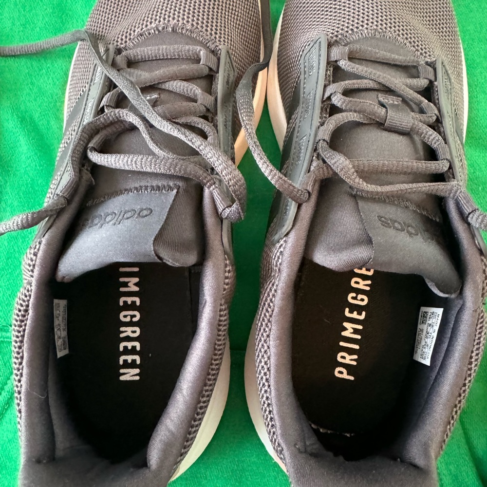 WMNS) adidas Racer TR21 'Carbon Vapour Pink' H00654 size 9 1/2 (9.5) almost new! - Picture 15 of 16